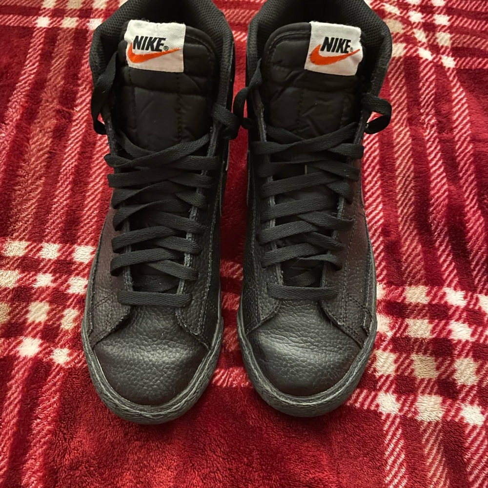Nike Blazers 77 Mid Leather Triple Black. No Box